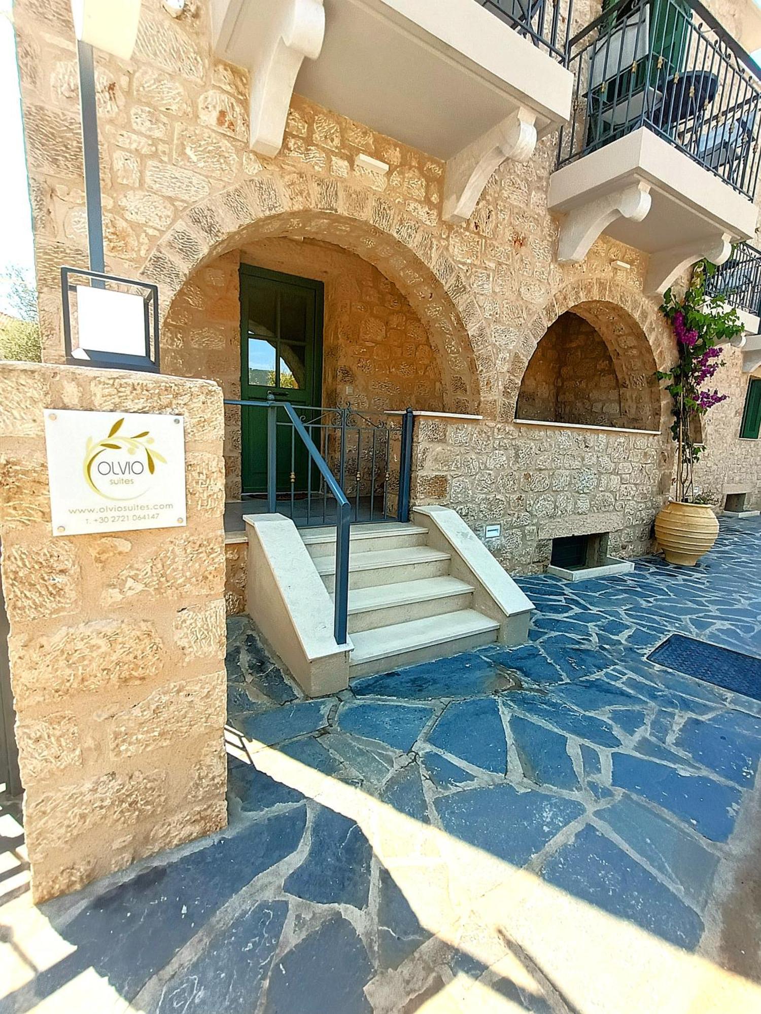 Olvio Suites Kardhamili Zimmer foto